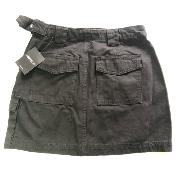Forever 21 Black Mini Skirt Size Small - Picture 2 of 7